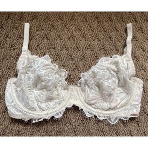VS PINK Cream Bra Bralette 32DD